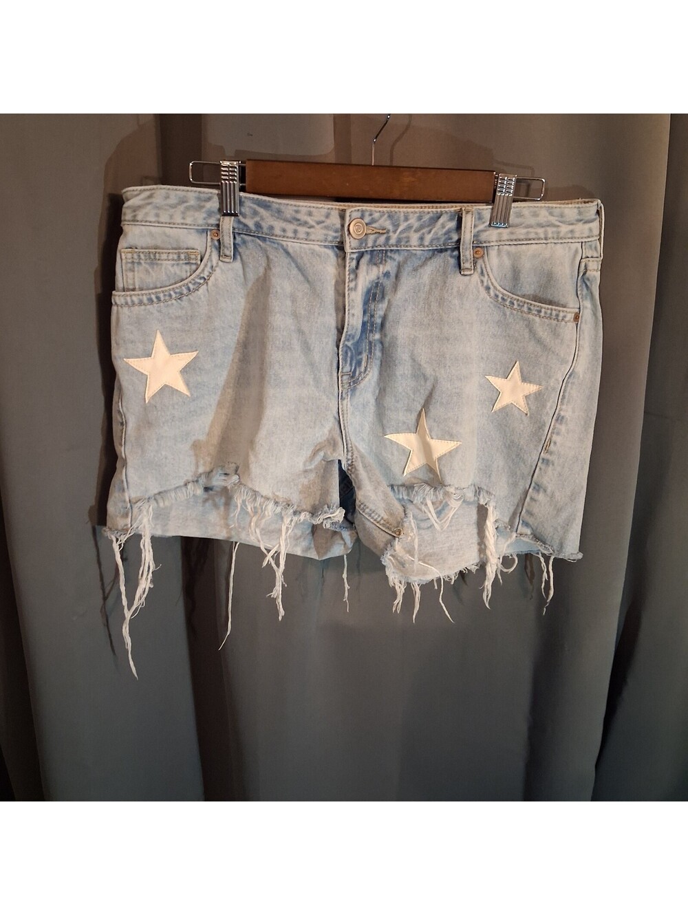 Rock & Roll Denim High Rise Short Star Appliqué Denim Shorts W31
